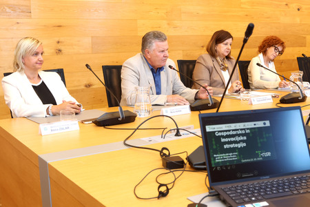 Posvet z gospodarstveniki 22 Foto Ljubo Vukelič